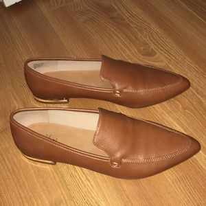 Flats/Loafers